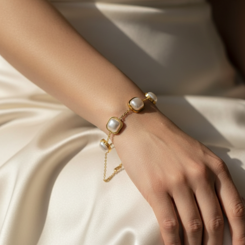 Classic Pearl Square Bracelet