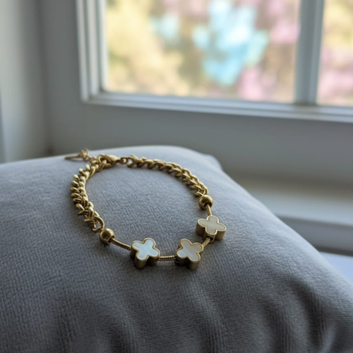 Eterna Clover Charm Bracelet