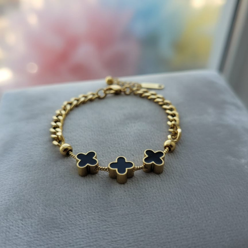 Eterna Clover Charm Bracelet